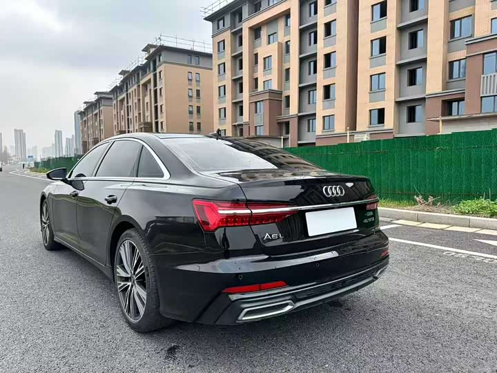 Фото 7 - Audi A6L