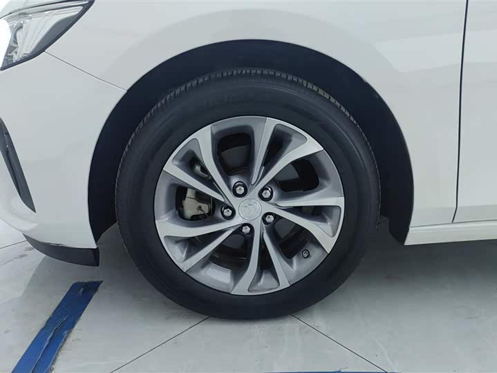 Фото 6 - Buick Verano