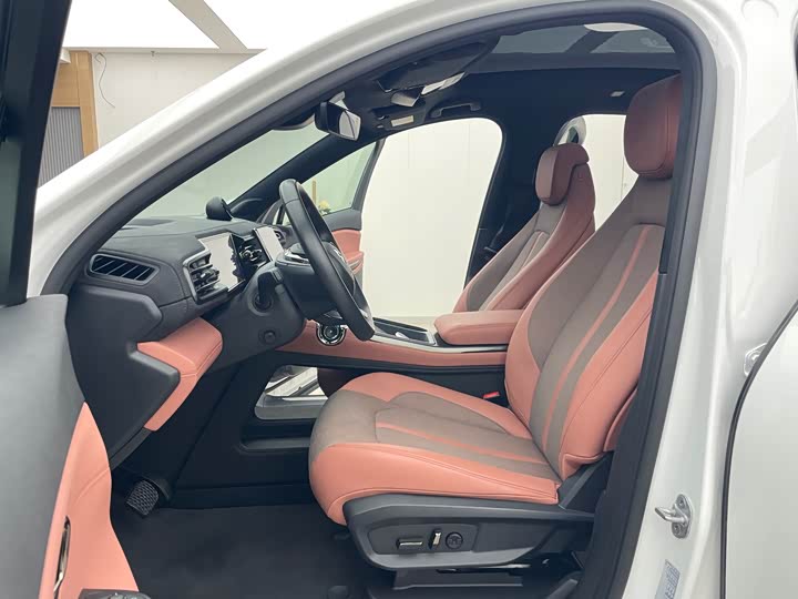 Фото 8 - Nio EC6