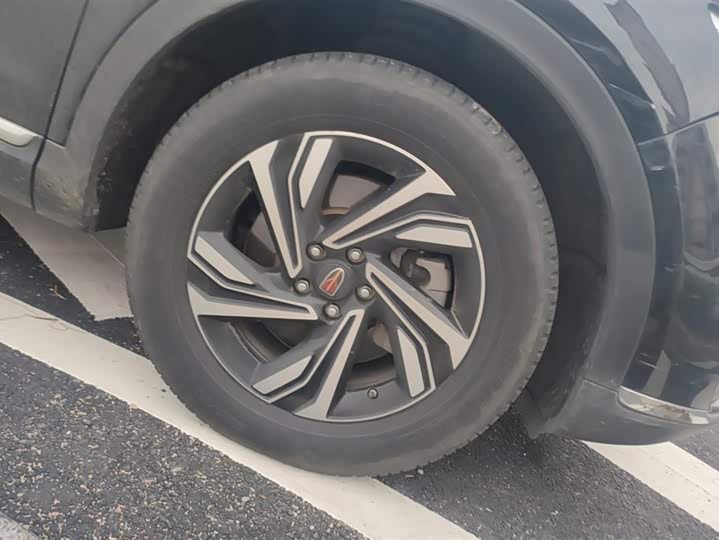 Photo 6 - Hongqi HS5