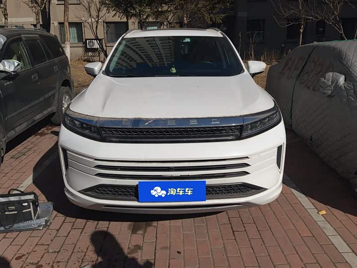 Фото 2 - Exeed LX