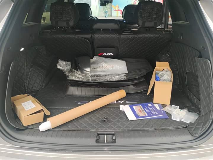 Photo 4 - Geely Monjaro