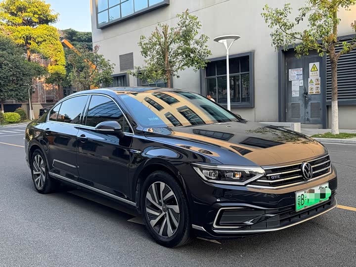 Photo 3 - Volkswagen Magotan GTE Hybrid