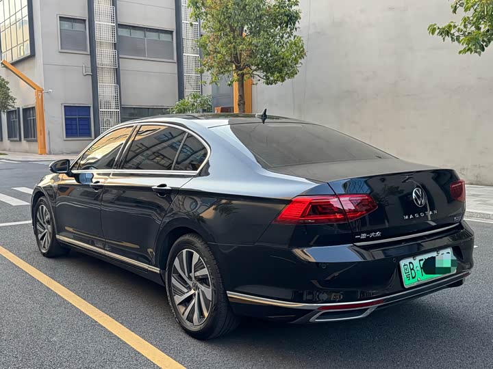 Photo 5 - Volkswagen Magotan GTE Hybrid