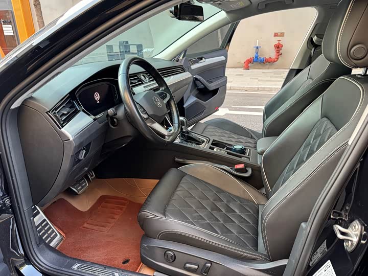 Photo 7 - Volkswagen Magotan GTE Hybrid