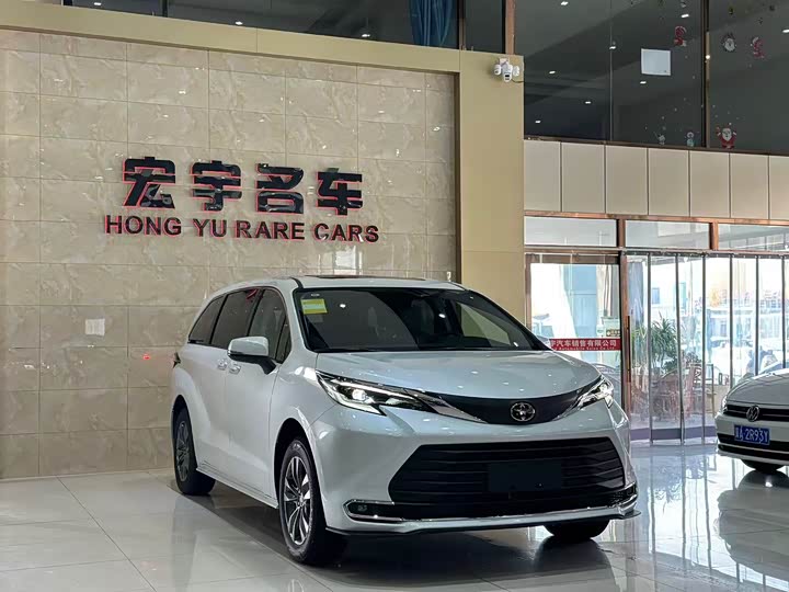 Фото 3 - Toyota Sienna