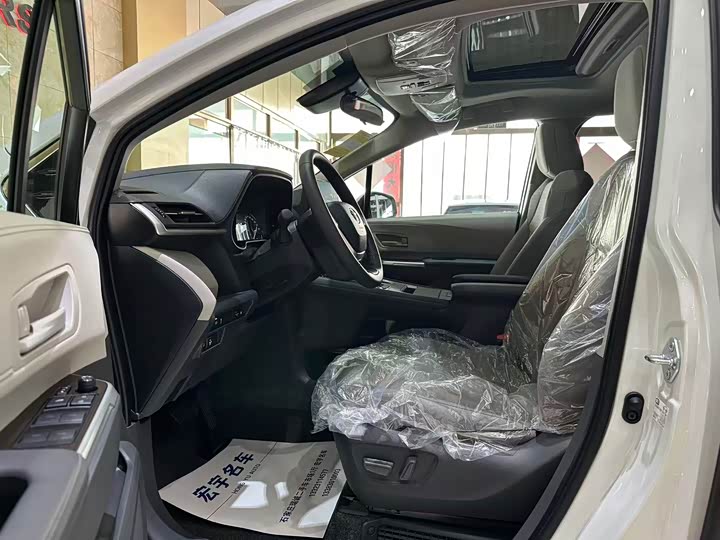 Фото 5 - Toyota Sienna