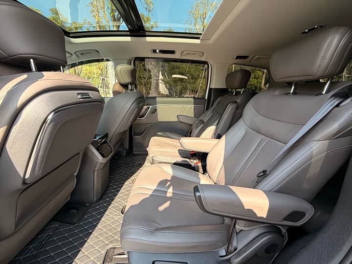 Фото 6 - Maxus Mifa 7