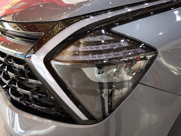 Kia Sportage 2023 2023款 2.0T 两驱尊贵版