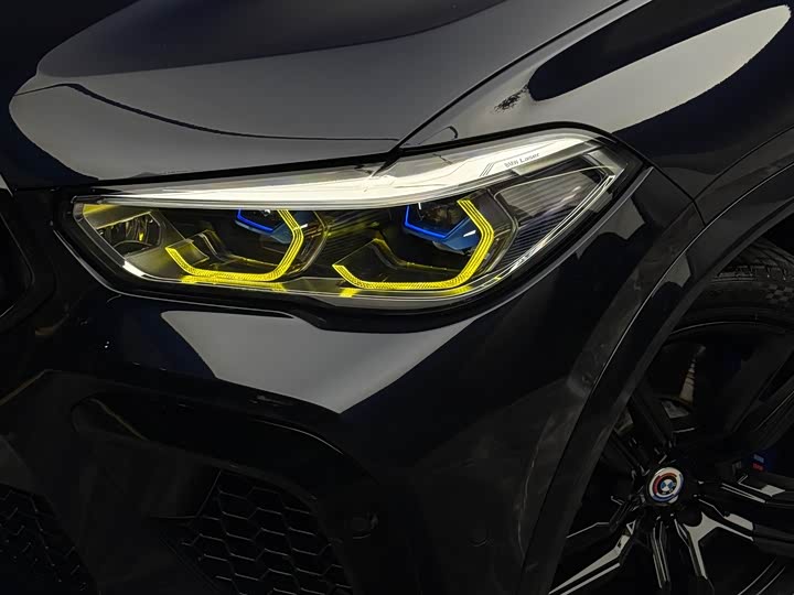 Фото 2 - BMW X6 M