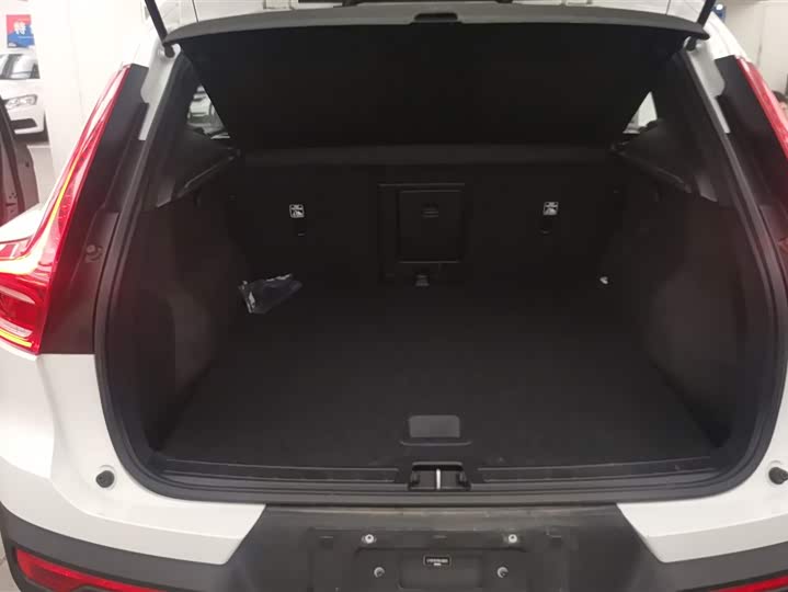 Photo 4 - Volvo XC40