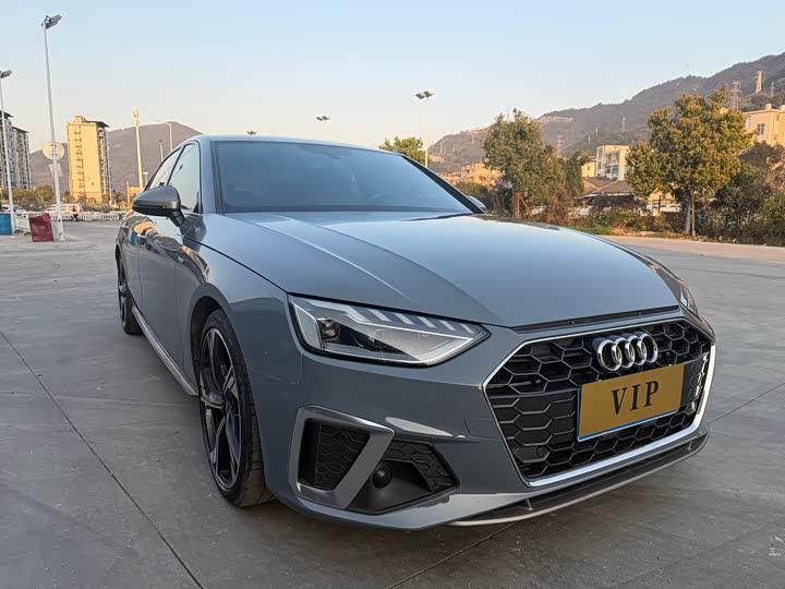 Фото 3 - Audi A4L