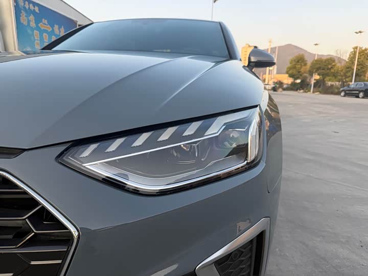 Фото 5 - Audi A4L