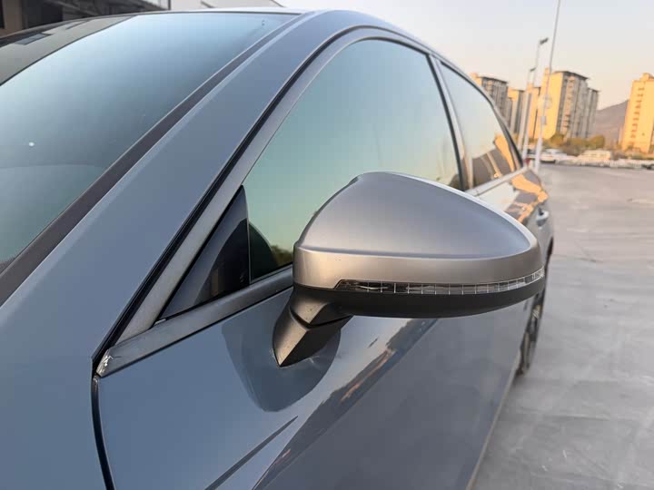 Фото 6 - Audi A4L