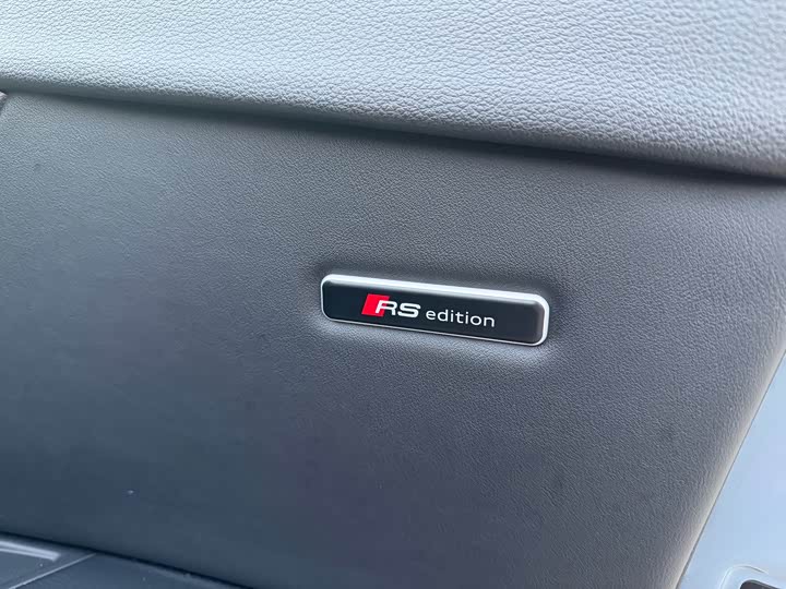 Фото 9 - Audi A4L