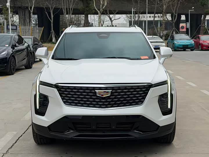 Фото 2 - Cadillac XT4