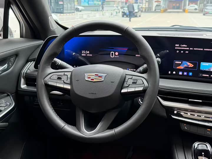Фото 8 - Cadillac XT4