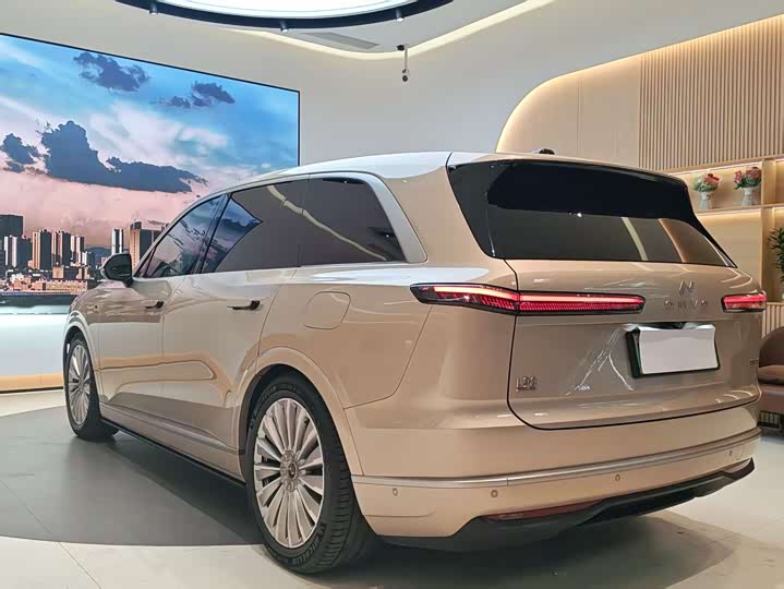 Фото 5 - Nio Onvo L90