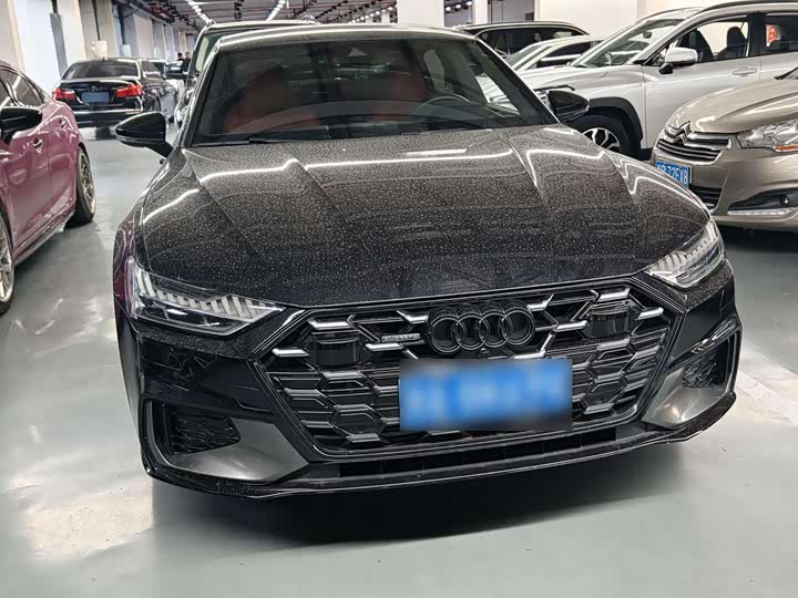 Фото 2 - Audi A7L