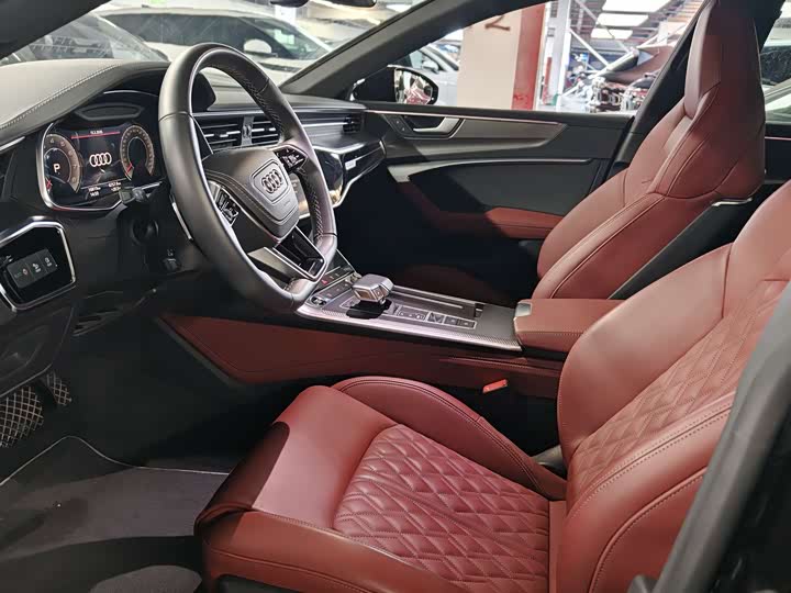 Фото 6 - Audi A7L