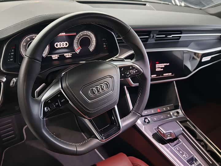 Фото 8 - Audi A7L