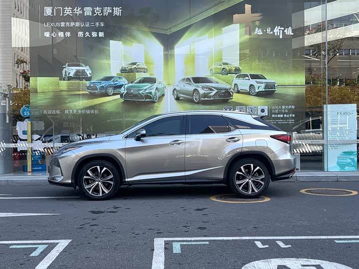 Фото 3 - Lexus RX