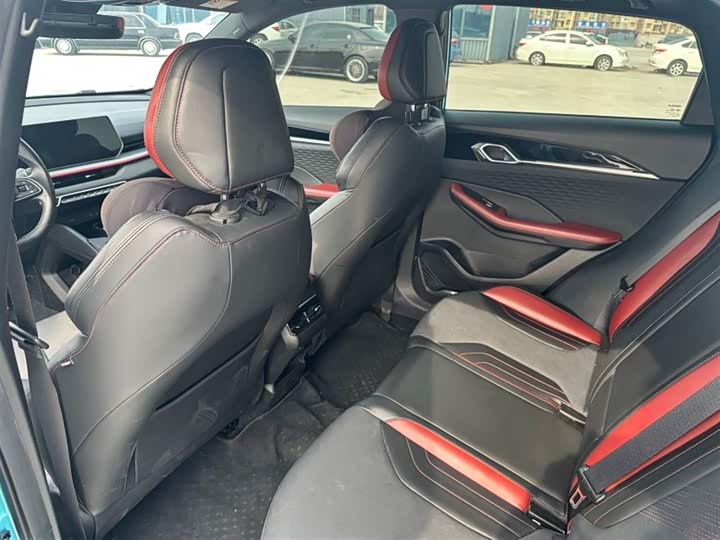 Фото 5 - Geely Coolray