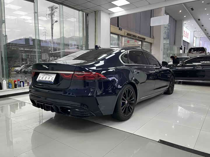 Фото 4 - Jaguar XF L