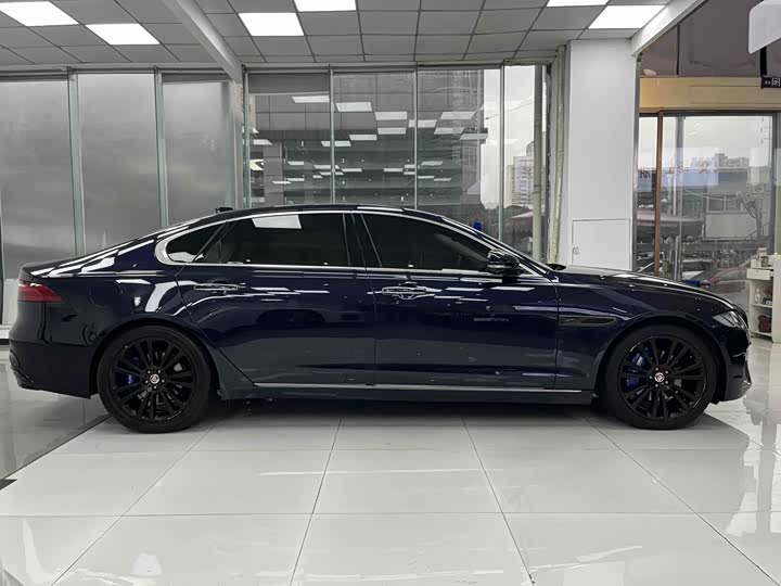 Фото 7 - Jaguar XF L