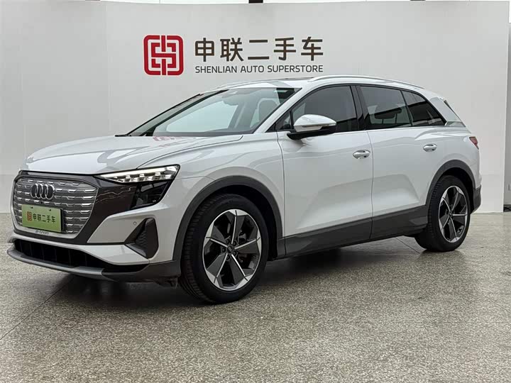 Фото 1 - Audi Q5 e-tron