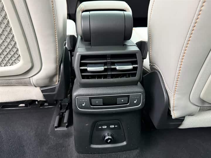 Фото 7 - Audi Q5 e-tron