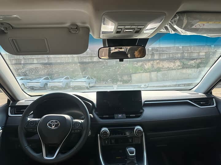 Photo 6 - Toyota RAV4