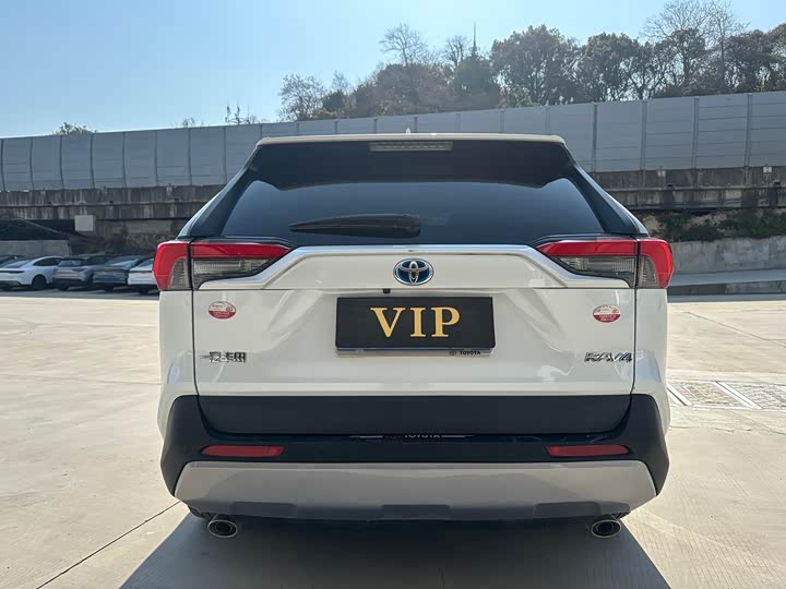 Photo 8 - Toyota RAV4