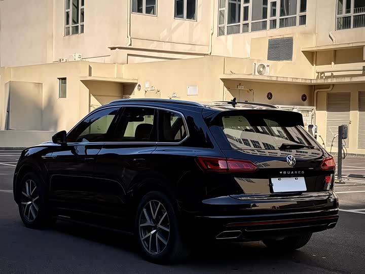 Фото 5 - Volkswagen Touareg