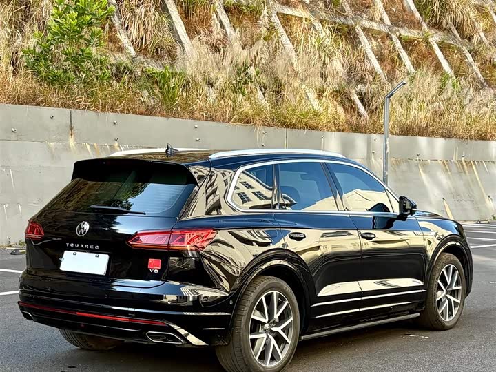 Фото 7 - Volkswagen Touareg