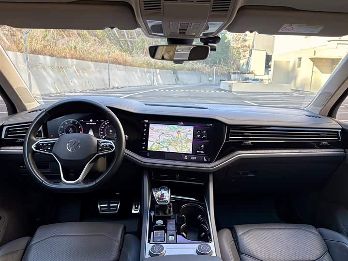 Фото 8 - Volkswagen Touareg