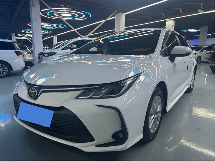 Фото 1 - Toyota Corolla