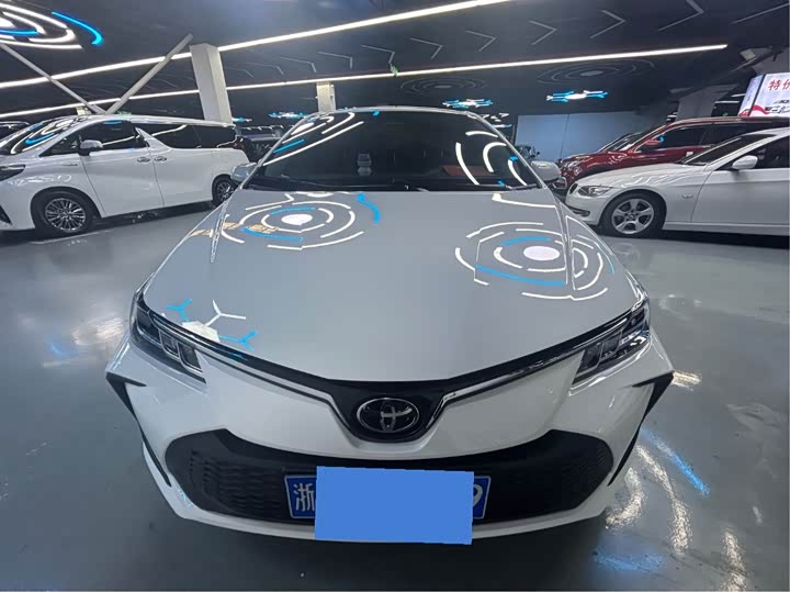 Фото 2 - Toyota Corolla