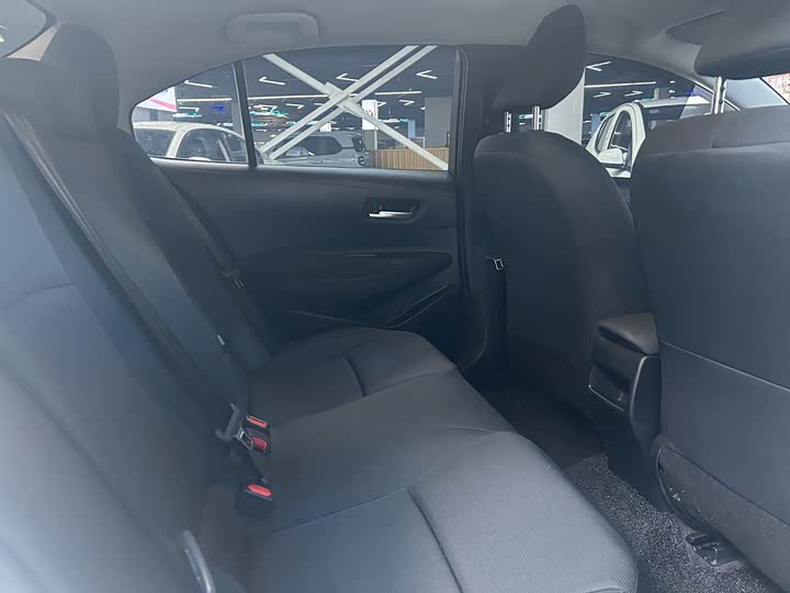 Фото 7 - Toyota Corolla