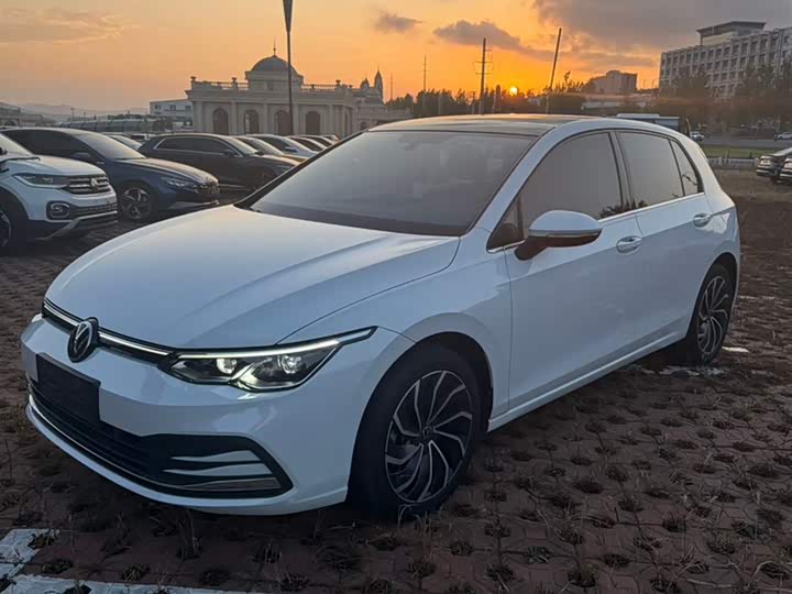 Фото 1 - Volkswagen Golf