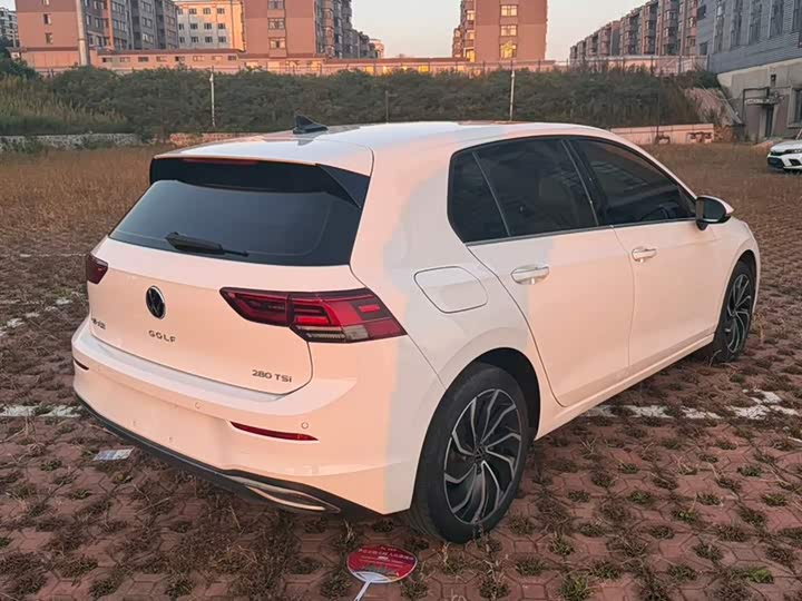 Фото 9 - Volkswagen Golf