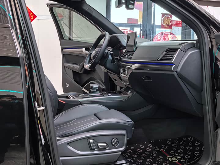 Фото 6 - Audi Q5L