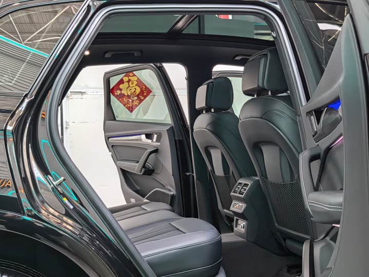 Фото 8 - Audi Q5L