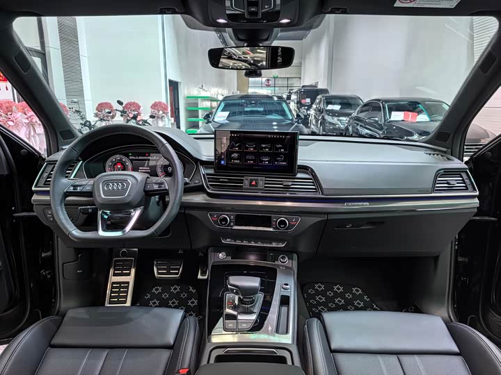 Фото 9 - Audi Q5L