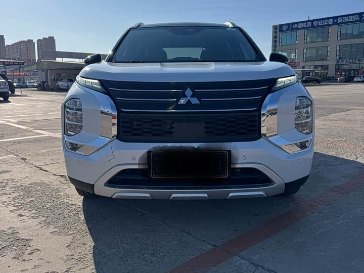 Фото 2 - Mitsubishi Outlander