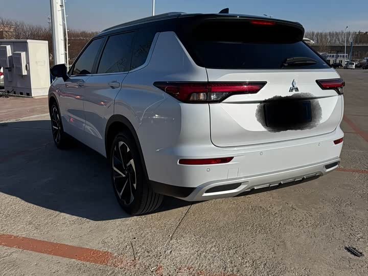 Фото 7 - Mitsubishi Outlander