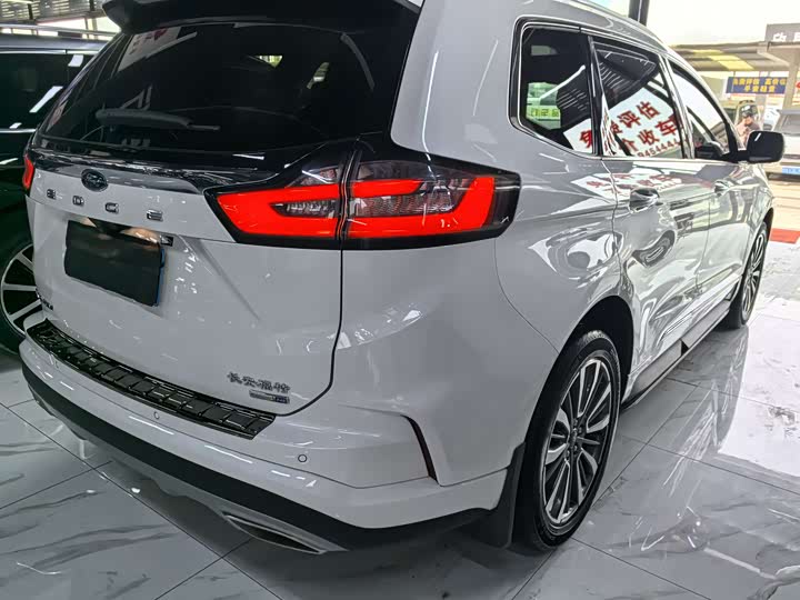 Фото 6 - Ford Edge