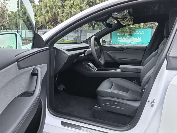 Фото 4 - Tesla Model Y