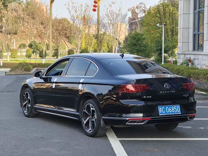 Photo 3 - Volkswagen Magotan