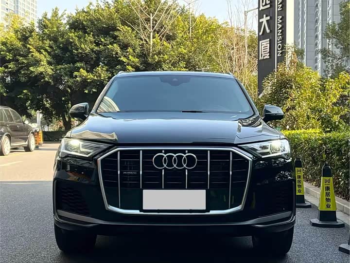 Фото 2 - Audi Q7